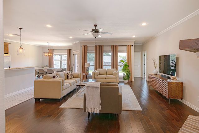 815 Chestnut Grove Drive, Cleburne, TX 76033