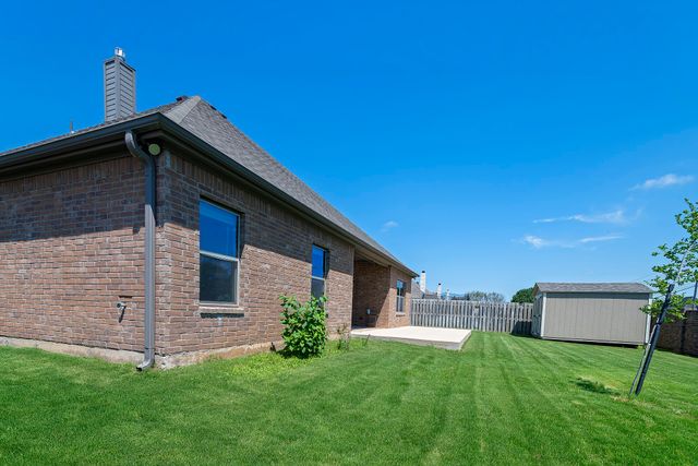 815 Chestnut Grove Drive, Cleburne, TX 76033