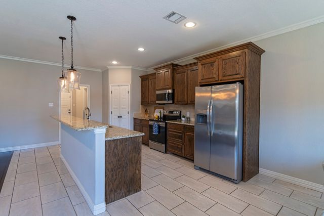 815 Chestnut Grove Drive, Cleburne, TX 76033