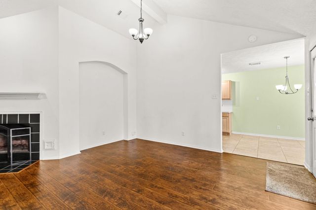 5013 Parkcrest Drive, La Porte, TX 77571