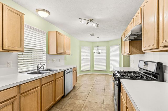 5013 Parkcrest Drive, La Porte, TX 77571