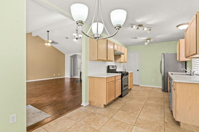 5013 Parkcrest Drive, La Porte, TX 77571