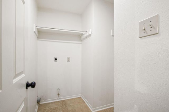 5013 Parkcrest Drive, La Porte, TX 77571