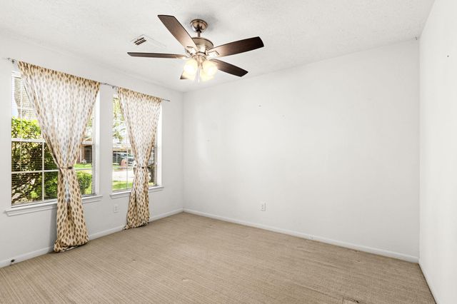 5013 Parkcrest Drive, La Porte, TX 77571