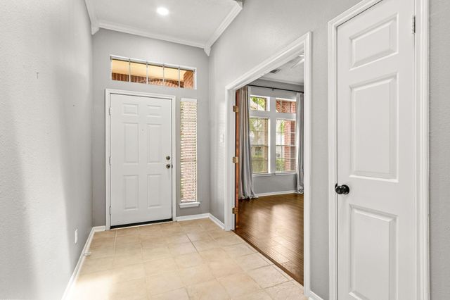 5013 Parkcrest Drive, La Porte, TX 77571