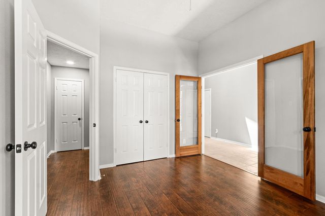 5013 Parkcrest Drive, La Porte, TX 77571