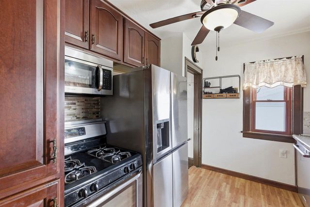 1314 N HARRIMAN STREET, Appleton, WI 54911