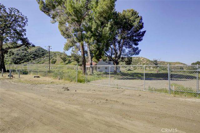 27506 Oak Spring Canyon Road, Canyon Country, CA 91387