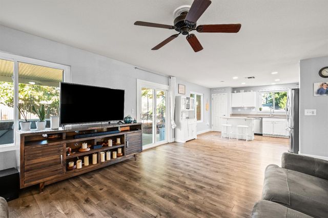 4883 Canfield Cir, Cameron Park, CA 95682