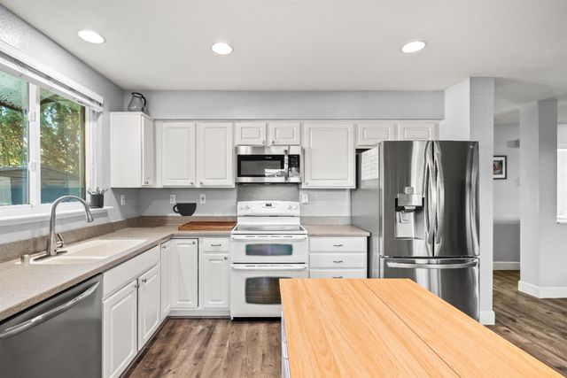 4883 Canfield Cir, Cameron Park, CA 95682