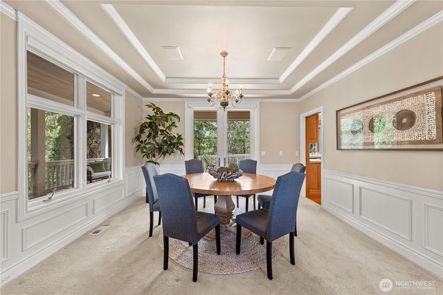 818 Windsor Drive SE, Sammamish, WA 98074