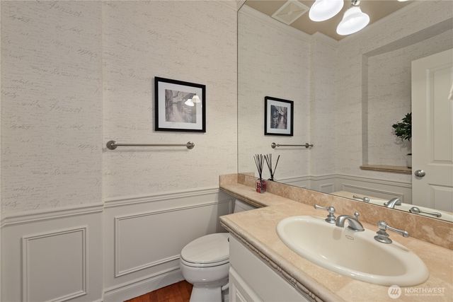 818 Windsor Drive SE, Sammamish, WA 98074