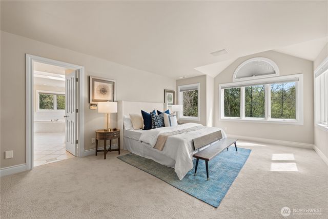818 Windsor Drive SE, Sammamish, WA 98074