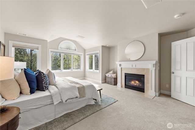 818 Windsor Drive SE, Sammamish, WA 98074