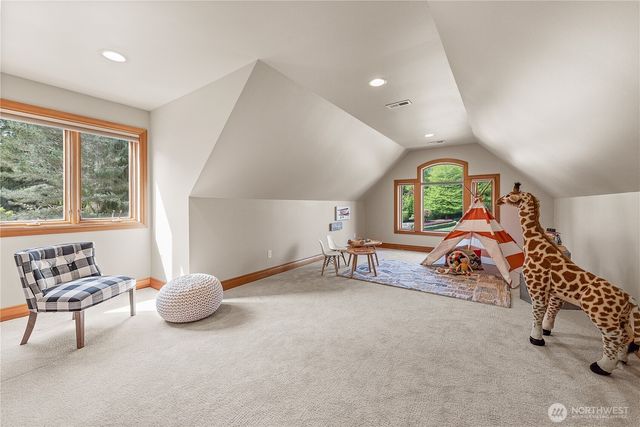818 Windsor Drive SE, Sammamish, WA 98074