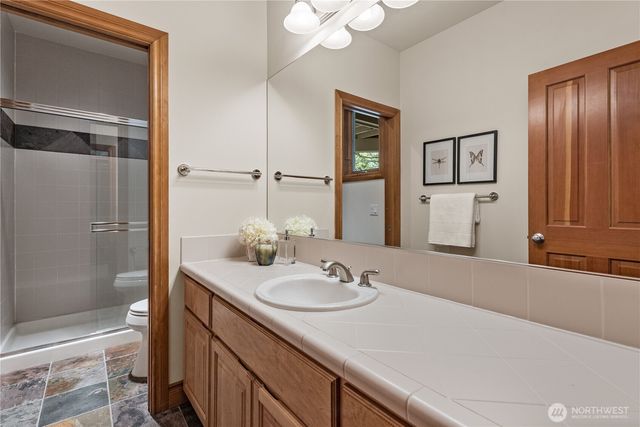818 Windsor Drive SE, Sammamish, WA 98074