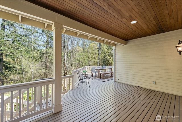 818 Windsor Drive SE, Sammamish, WA 98074