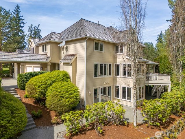818 Windsor Drive SE, Sammamish, WA 98074