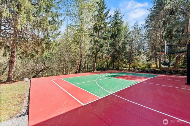 818 Windsor Drive SE, Sammamish, WA 98074