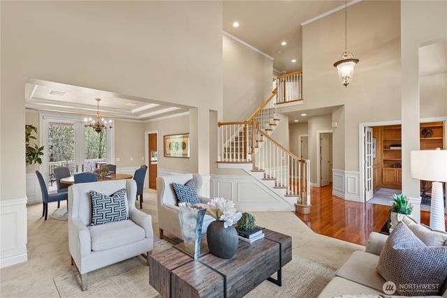 818 Windsor Drive SE, Sammamish, WA 98074