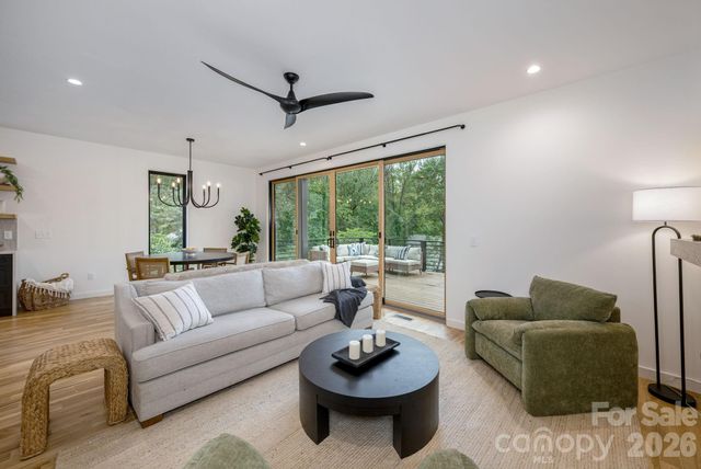 2 Davenport Place, Asheville, NC 28806