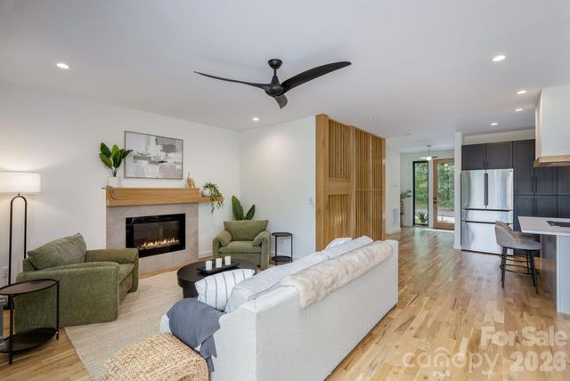 2 Davenport Place, Asheville, NC 28806