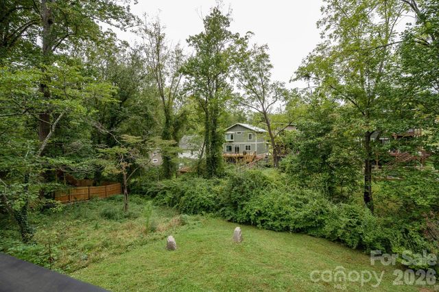2 Davenport Place, Asheville, NC 28806