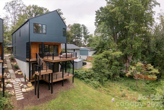 2 Davenport Place, Asheville, NC 28806