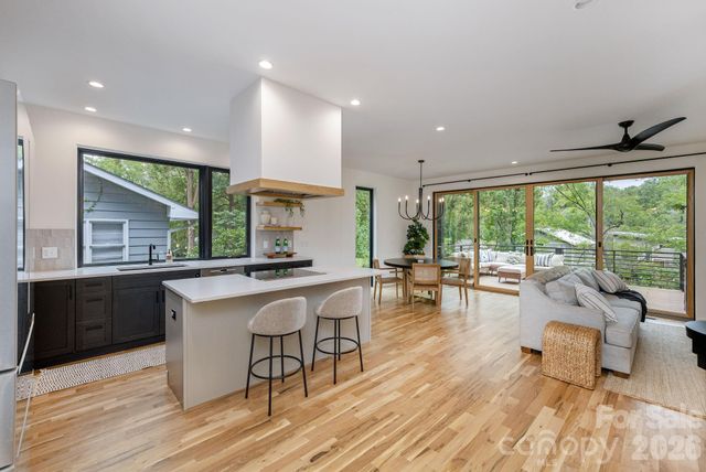 2 Davenport Place, Asheville, NC 28806