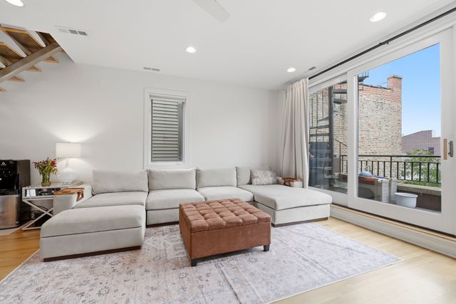 611 N Noble Street 3, Chicago, IL 60642