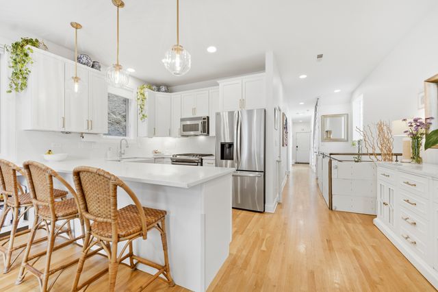 611 N Noble Street 3, Chicago, IL 60642