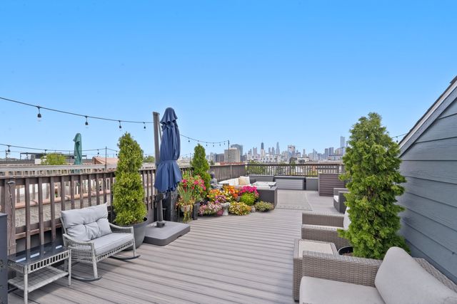 611 N Noble Street 3, Chicago, IL 60642