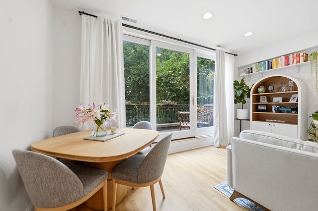 611 N Noble Street 3, Chicago, IL 60642