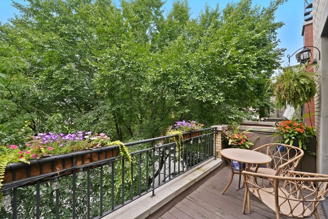 611 N Noble Street 3, Chicago, IL 60642