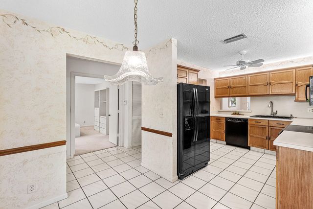 10057 Shadywood Place, Boynton Beach, FL 33437