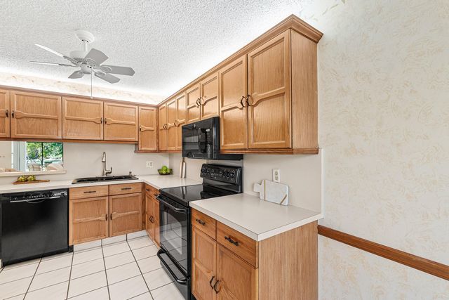 10057 Shadywood Place, Boynton Beach, FL 33437