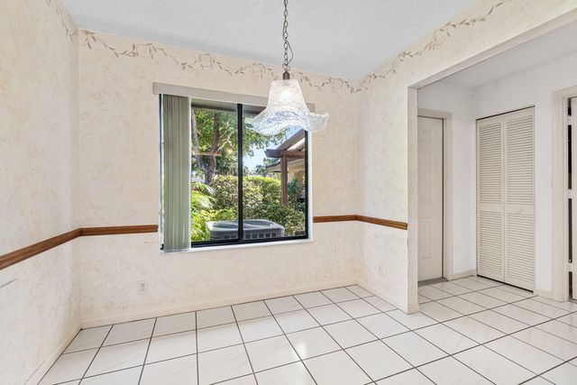 10057 Shadywood Place, Boynton Beach, FL 33437
