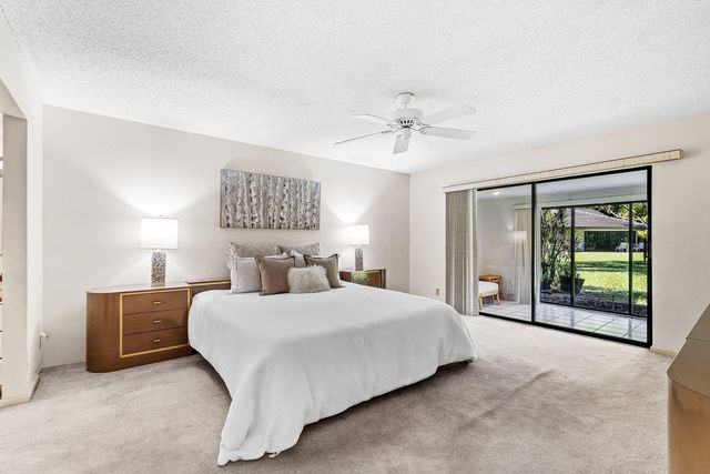 10057 Shadywood Place, Boynton Beach, FL 33437