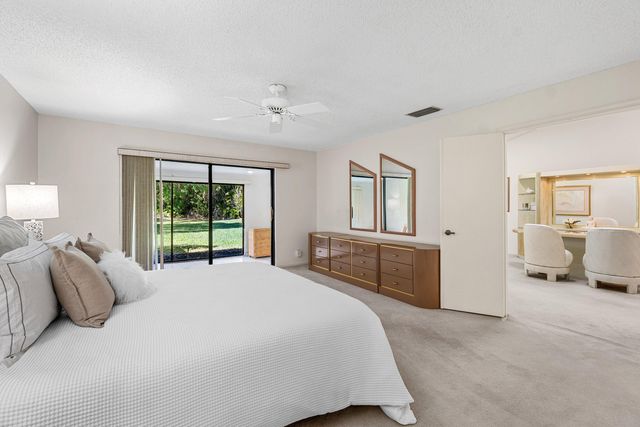 10057 Shadywood Place, Boynton Beach, FL 33437