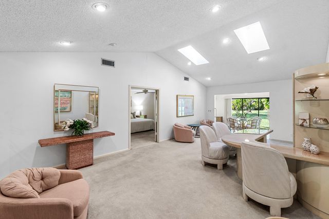 10057 Shadywood Place, Boynton Beach, FL 33437