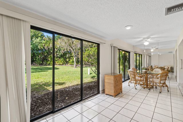 10057 Shadywood Place, Boynton Beach, FL 33437