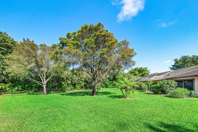 10057 Shadywood Place, Boynton Beach, FL 33437