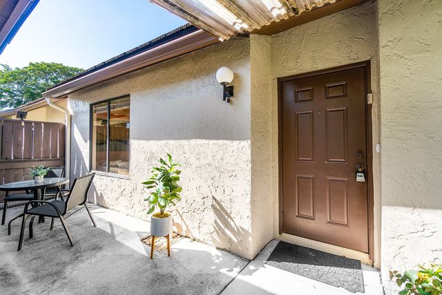 10057 Shadywood Place, Boynton Beach, FL 33437