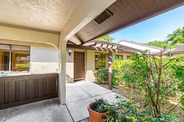 10057 Shadywood Place, Boynton Beach, FL 33437