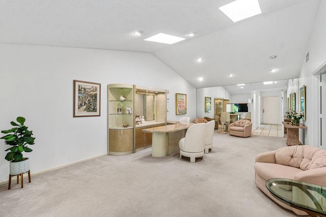 10057 Shadywood Place, Boynton Beach, FL 33437