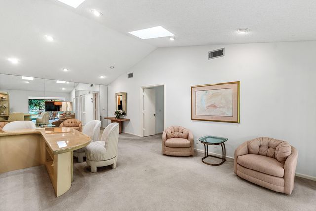 10057 Shadywood Place, Boynton Beach, FL 33437