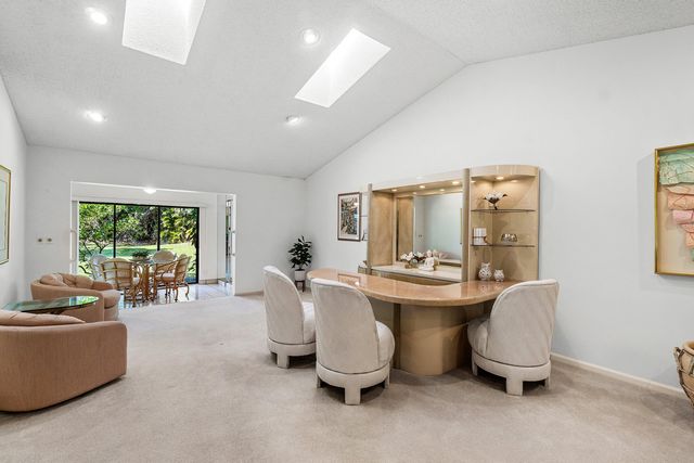 10057 Shadywood Place, Boynton Beach, FL 33437