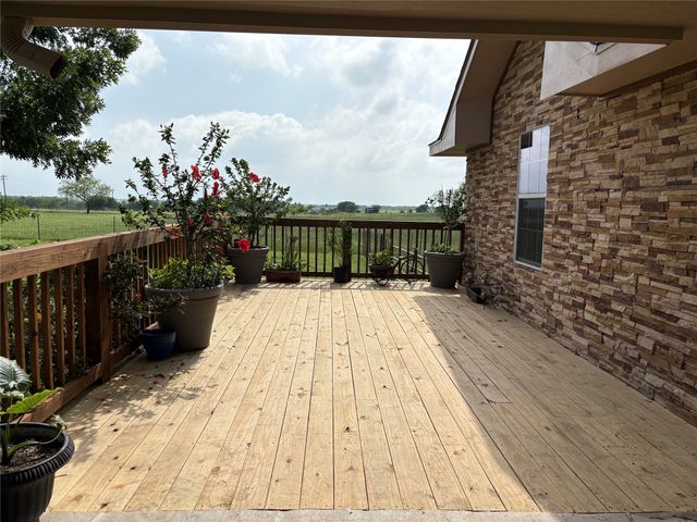 18270 County Road 4160, Frost, TX 76641