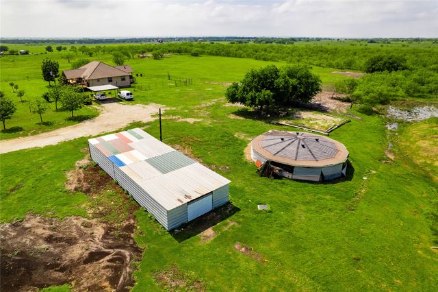 18270 County Road 4160, Frost, TX 76641