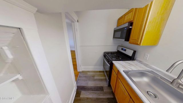 568 Park Avenue Apt 1, Albany, NY 12208